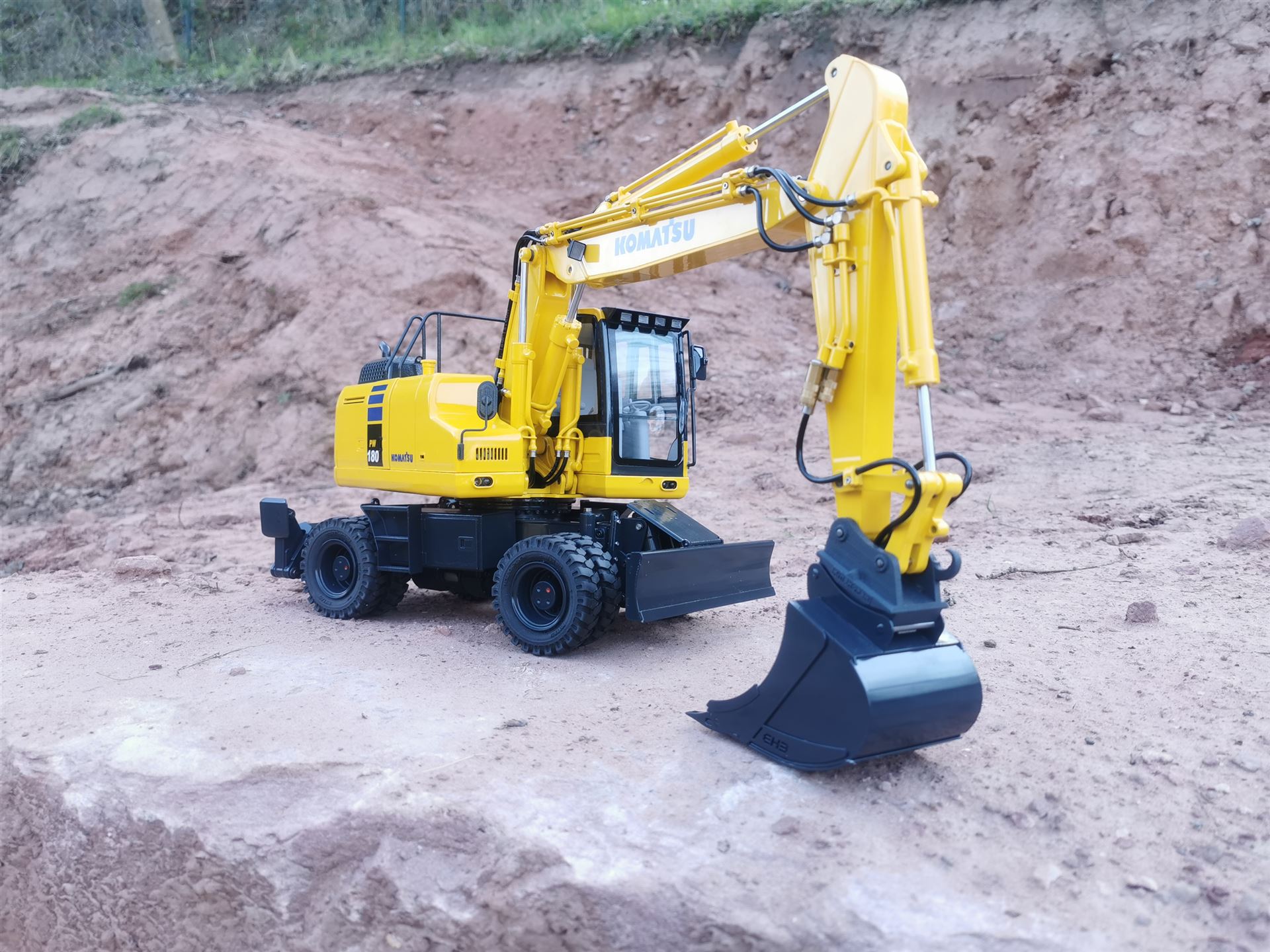 Komatsu PW180